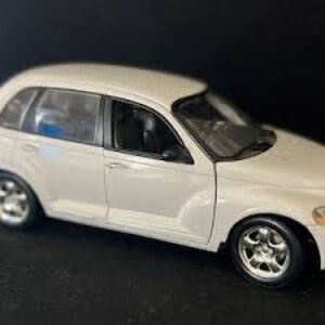Chrysler PT Cruiser 1/18 Die-Cast Model
